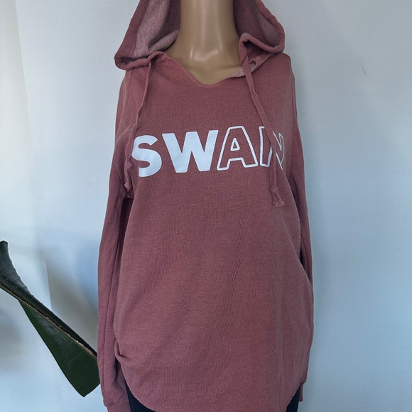 11 Tops Bundle: Cherry, Berry, Terra Cotta Tops - Picture 3 of 16